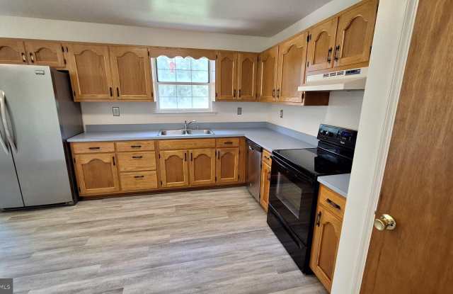 7108 GLEN ALBIN Road Gallery 3