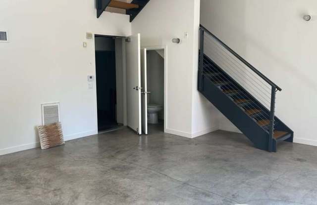 800 Hampton Dr unit: H Gallery 3