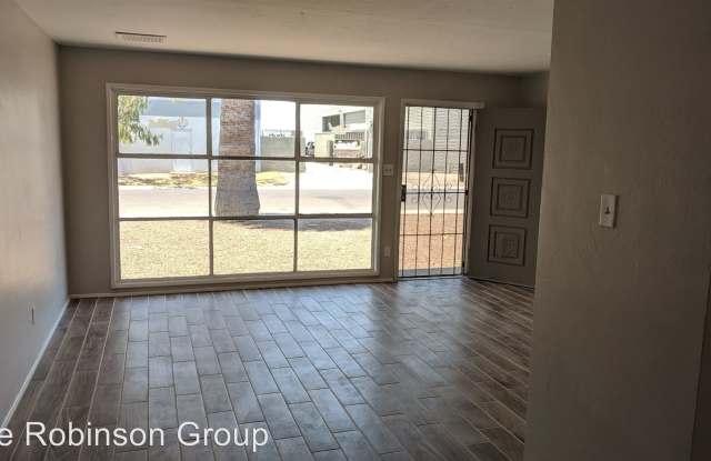 2611 N 34th Dr. Gallery 2