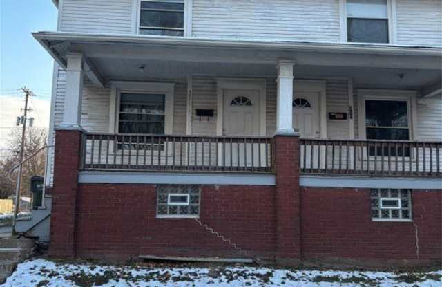 317 E High Street - 317 East High Street, Alliance, OH 44601