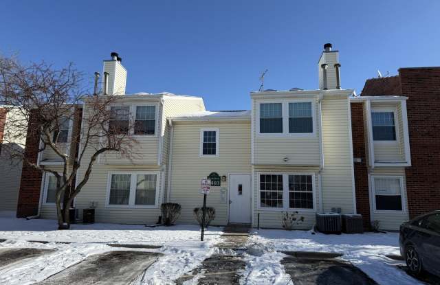 1403 E Wyndham Circle unit: 205 photos photos