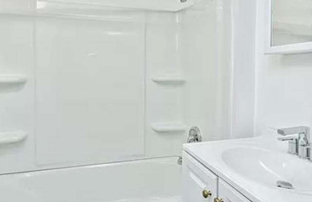 10 E Berkeley St - 10 East Berkeley Street, Uniontown, PA 15401