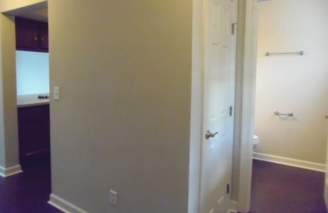 1976 Jasper Ln Gallery 3