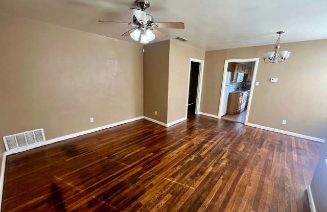 Centrally Located 2/1/1 Gallery 3