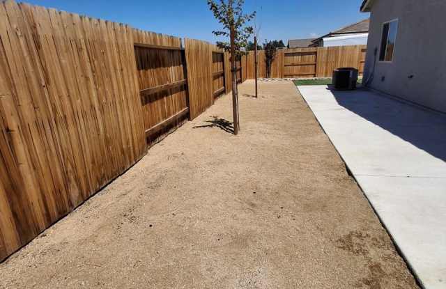 Newer 4 Bedroom Home, 3 car garage in Fallon Gallery 1