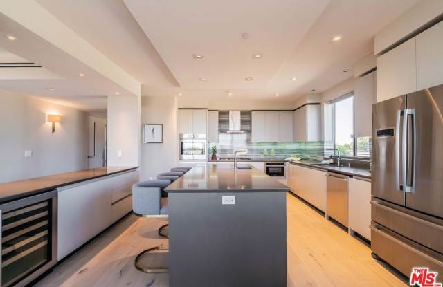 2391 Roscomare Rd unit: 401 photos photos