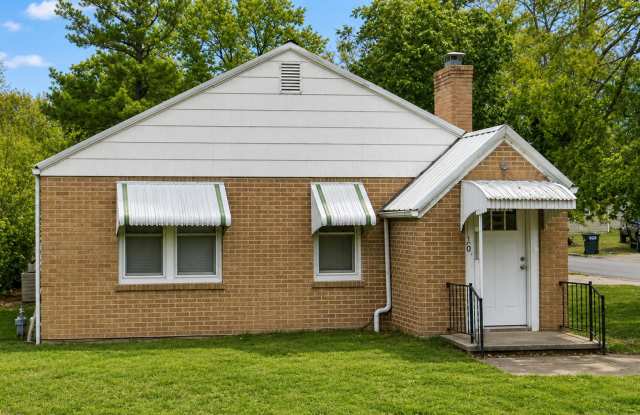 Cozy Home for Rent | 1120 N. Cedar, Nevada, MO 64772 Gallery 1
