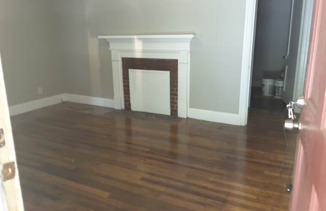 Charming 3 bedroom / 1 bath home Gallery 1