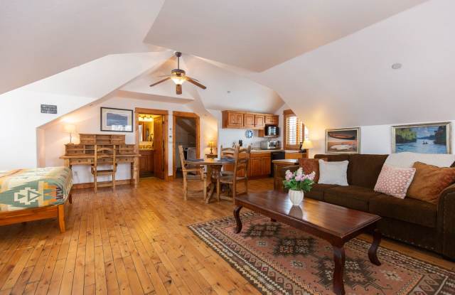 Fully Furnished Loft Near Hyalite photos photos