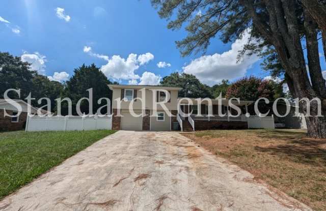 2591 Kings Circle Northwest photos photos