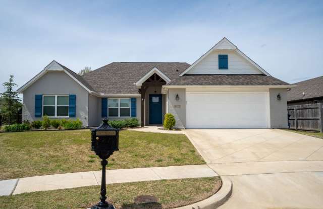 Prime Location! New build, 4 bed/ 2 bath! photos photos