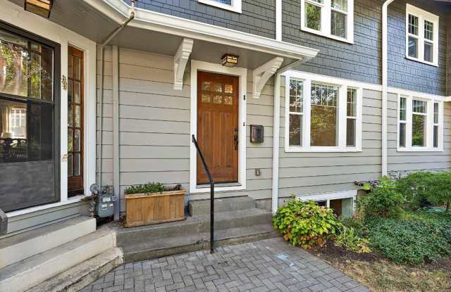 Modern 4-Story Townhouse in Tacoma’s Historic Stadium District | 4 Bed, 3 Bath w/ Private Patio! Gallery 3
