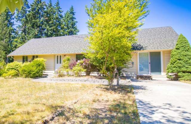 3 Bedroom + Office Near JBLM! Gallery 1