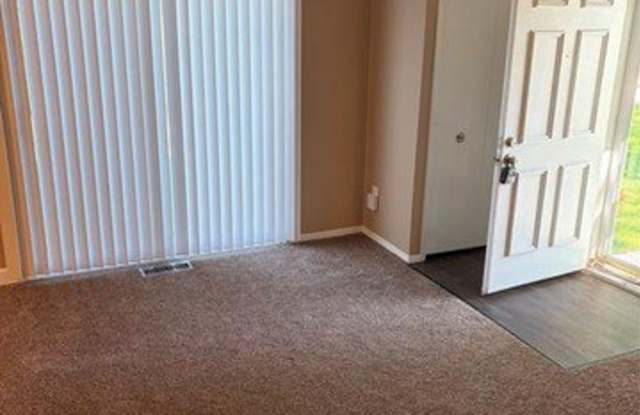 23656 N ROCKLEDGE Gallery 4