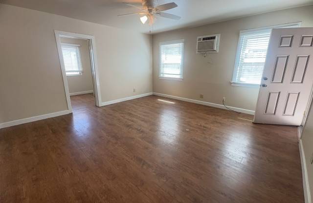 Delightful 2 Bedroom 1.5 Bath home Gallery 3