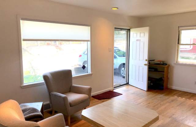 Completely Updated and Charming 3 Bedroom Home w/ Large Yard and Outside Shed/Den Gallery 4