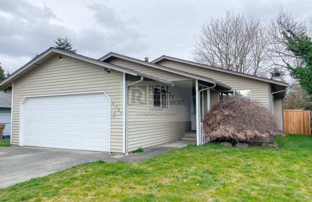 3 Bedroom 2 Bathroom House in NE Tacoma - Spacious Garage + Large Fenced Yard! - 3125 59th Avenue Northeast, Tacoma, WA 98422