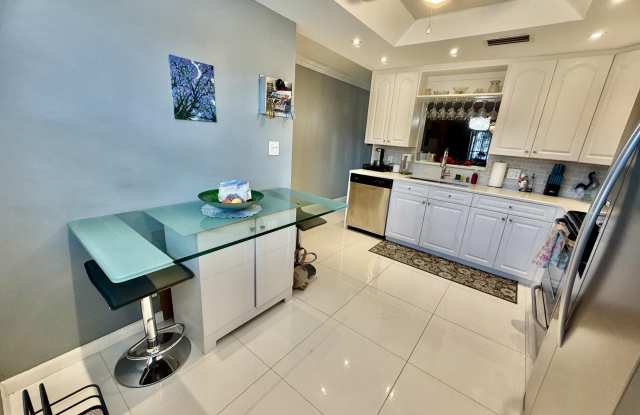 4401 MARTINIQUE Court Gallery 3