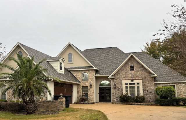Stunning Stonebridge Home - 519 Canterbury Lane, Bossier City, LA 71111