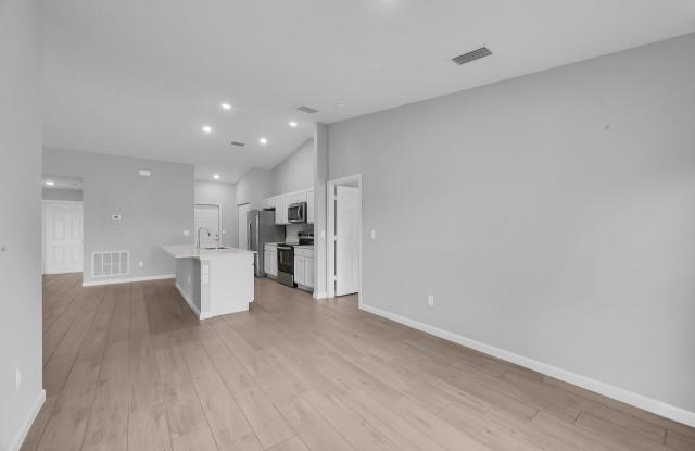 1875 SW Lennox Street Gallery 2