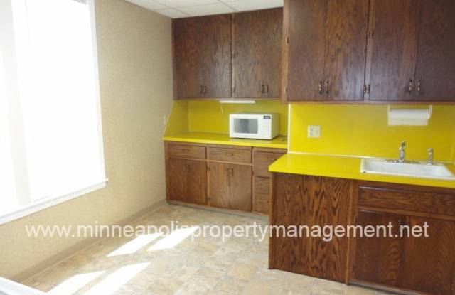 2200 Como Ave SE - 2200 Como Avenue Southeast, Minneapolis, MN 55414
