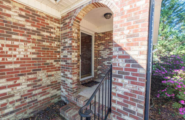 LIVE WHERE CONVENIENCE MEETS COMFORT — 504 CARSON ROAD, GASTONIA! 3BR/2BA, 1,436 sq ft Gallery 4