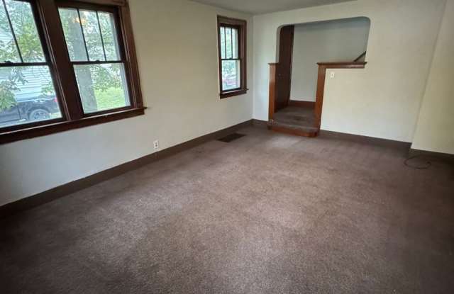 4728 Monroe Gallery 3