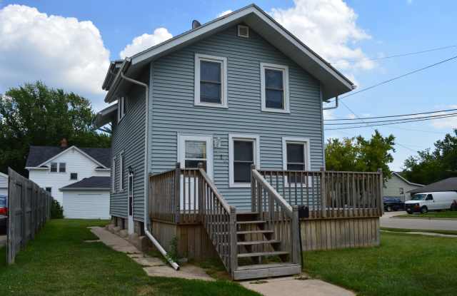 216 Oak Street - 216 Oak Street, Neenah, WI 54956