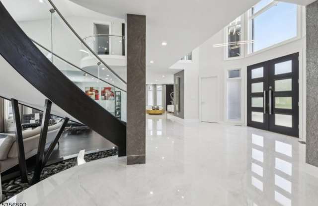 63 Roberts Rd Gallery 4