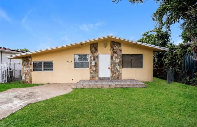 1326 NW 72nd St photos photos