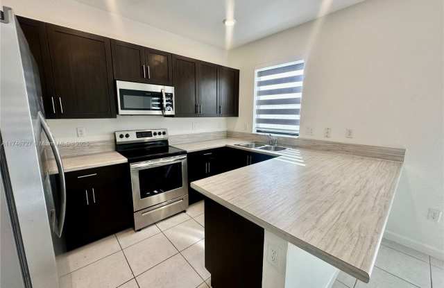 11872 SW 245th Ter - 11872 Southwest 245 Terrace, Princeton, FL 33032 11872 SW 245th Ter - 11872 Southwest 245 Terrace, Princeton, FL 33032