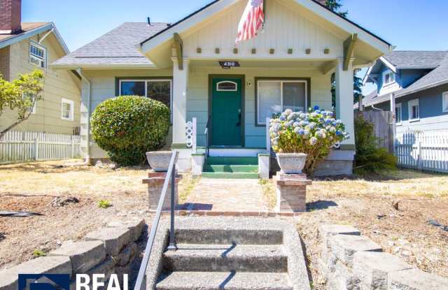 Sweet 3 bedroom and 2 bath + 3 car garage home! photos photos