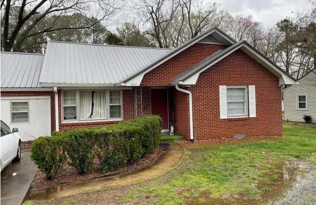 Single Family Home Close to Campus - Coming soon! photos photos