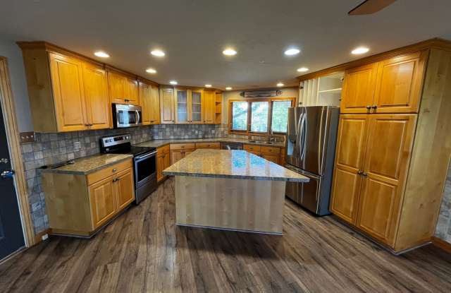 First Month 1/2 Off - 5 Bedroom/4 Bathroom in Bountiful photos photos