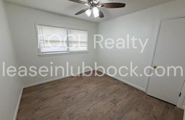 Updated 3 bedroom/2 bathroom home Gallery 4
