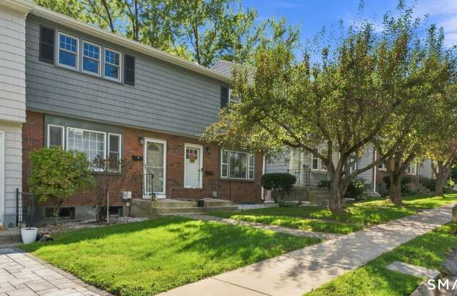 12 Towne House Lane Gallery 2