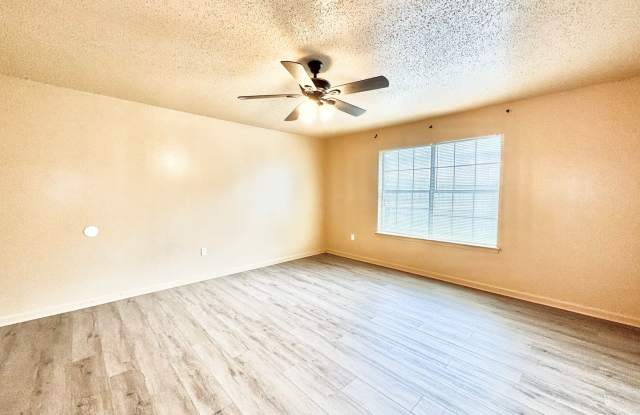 Three Bedroom Apartment with Spacious Dining and Living Area photos photos