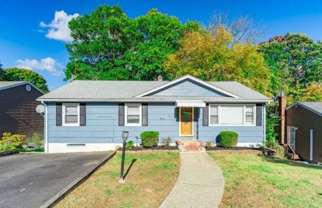 13 Oakland Ave - 13 Oakland Avenue, White Meadow Lake, NJ 07866