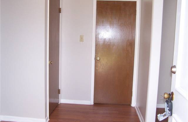 6813 Brush Creek Road Gallery 2