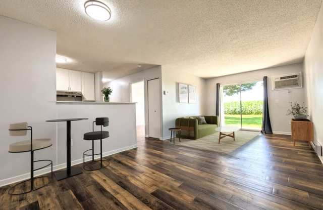 408 East 15th Street - 205 - 408 East 15th Street, Pella, IA 50219