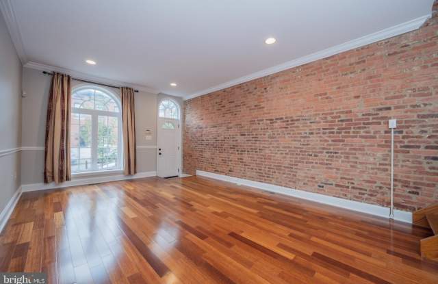226 S EAST Avenue S Gallery 3