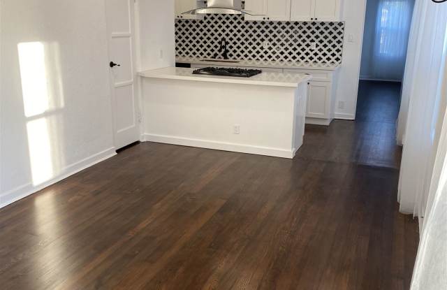 1708 South Mansfield Avenue Gallery 2
