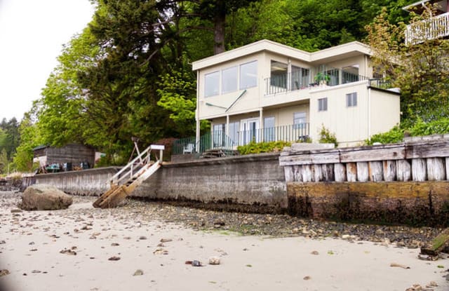 25616 Bates Walk SW - 25616 Bates Walk Southwest, Vashon, WA 98070