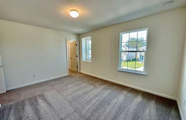 Beautiful St. Johns Home in a Desirable Location – Spacious Living & Modern Comfort! Gallery 4