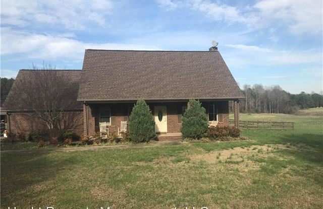 1842 North Ingleside Farm Road - 1842 North Ingleside Farm Road, Lincoln County, NC 28080