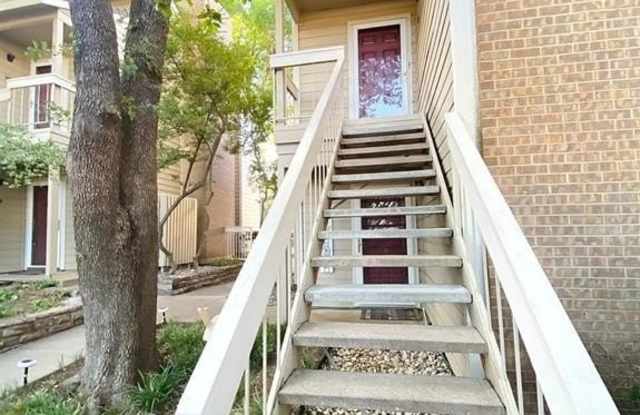 1900 CHASEWOOD Circle - 1900 Chasewood Circle, Arlington, TX 76011