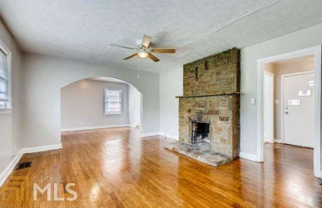 1930 SE Phillips Gallery 3