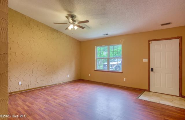 303 Sedgefield Court Gallery 4