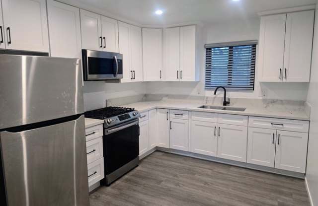 1352 Club View Drive Gallery 3