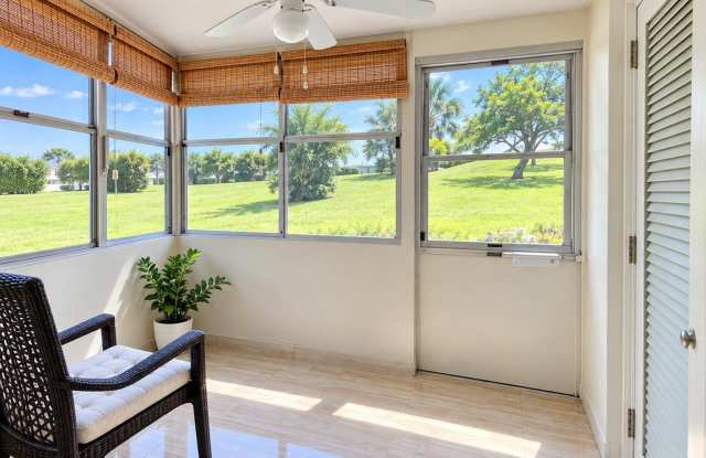 2832 CROSLEY Drive W Gallery 1